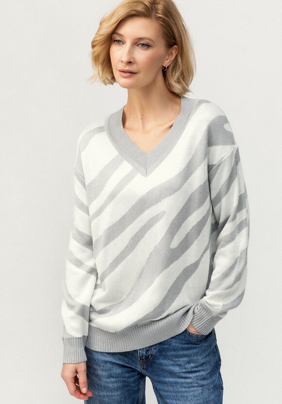 Джемпер с принтом зебра шир.  580, рис. 9