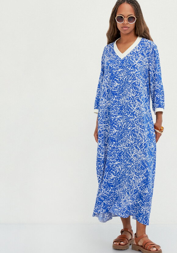 Платье А-силуэта с контрастной отделкой шир.  580, рис. 7