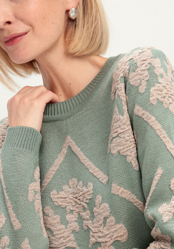 Джемпер с геральдическим орнаментом шир.  580, рис. 19