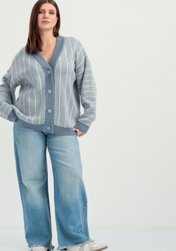 Кардиган монохромный с вертикальной полосой шир.  580, рис. 15