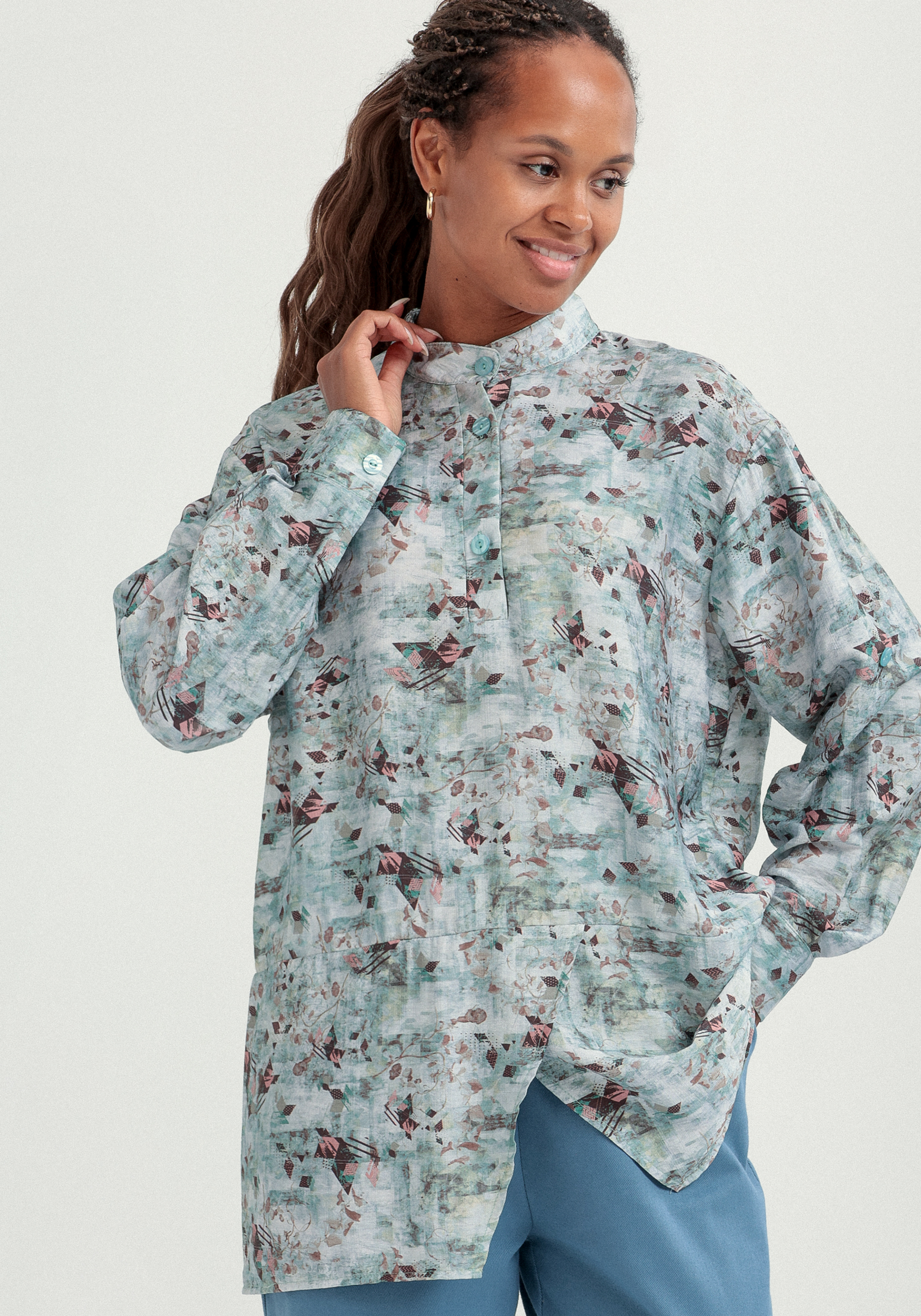 

Блуза оригинального кроя с воротом стойка, Голубой