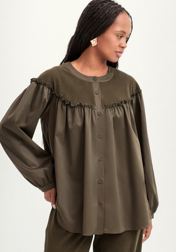 Блуза комбинированная с трикотажем шир.  580, рис. 1