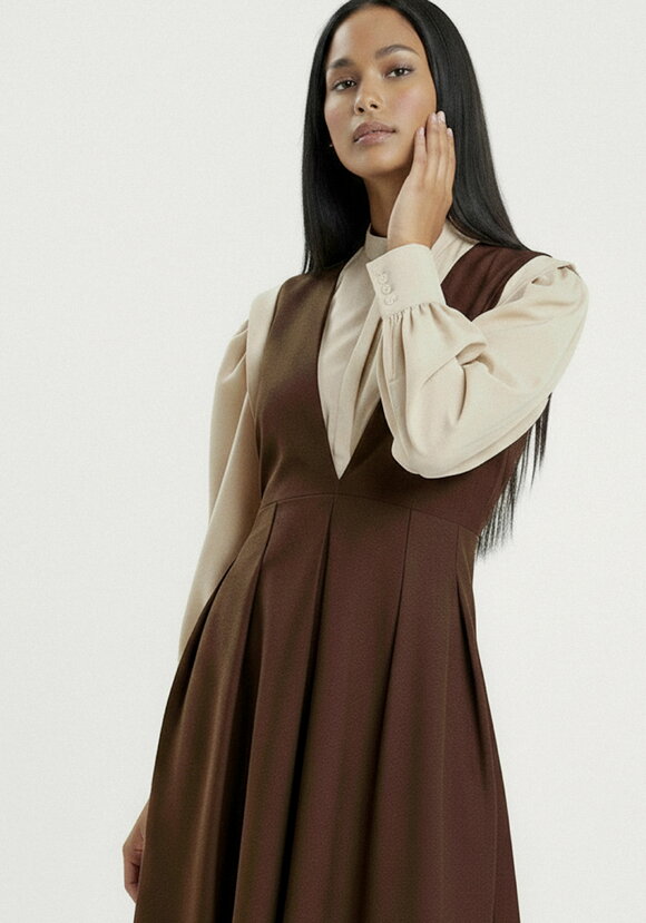 Сарафан с рюшей на спинке шир.  580, рис. 10