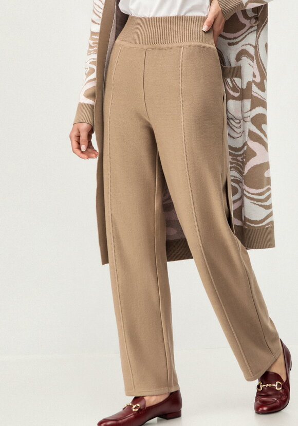 Брюки свободного кроя со стрелками шир.  580, рис. 20