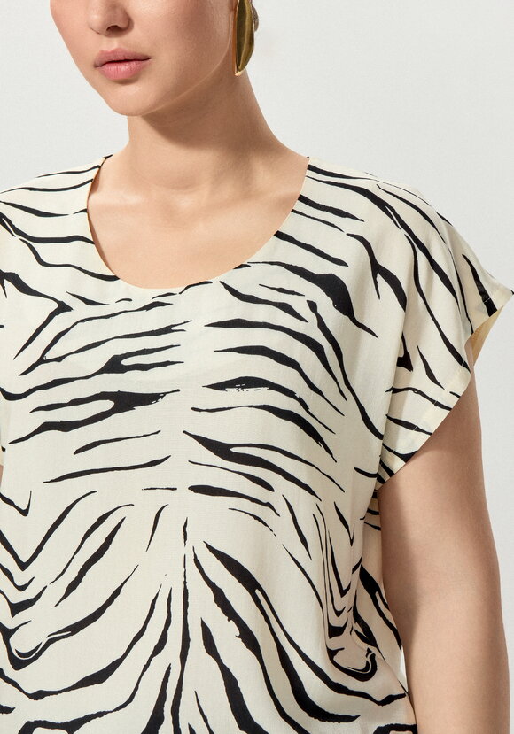 Блуза свободная с полосатым принтом шир.  580, рис. 22