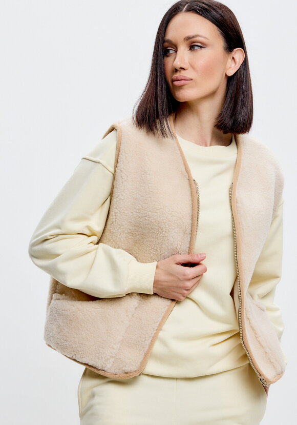 Жилет меховой с верблюжьей шерстью шир.  580, рис. 6