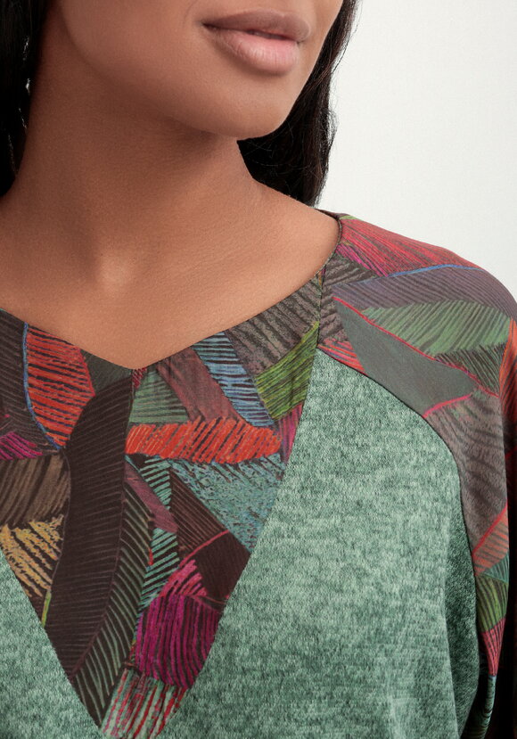 Блуза трикотажная с красочным принтом шир.  580, рис. 5