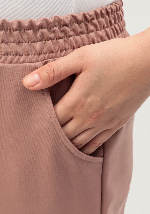 Комплект брючный с принтом на футболке шир.  580, рис. 15