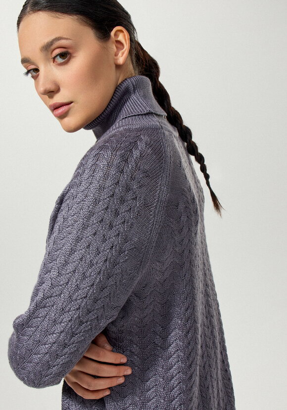 Свитер вязаный с косами и высоким горлом шир.  580, рис. 7