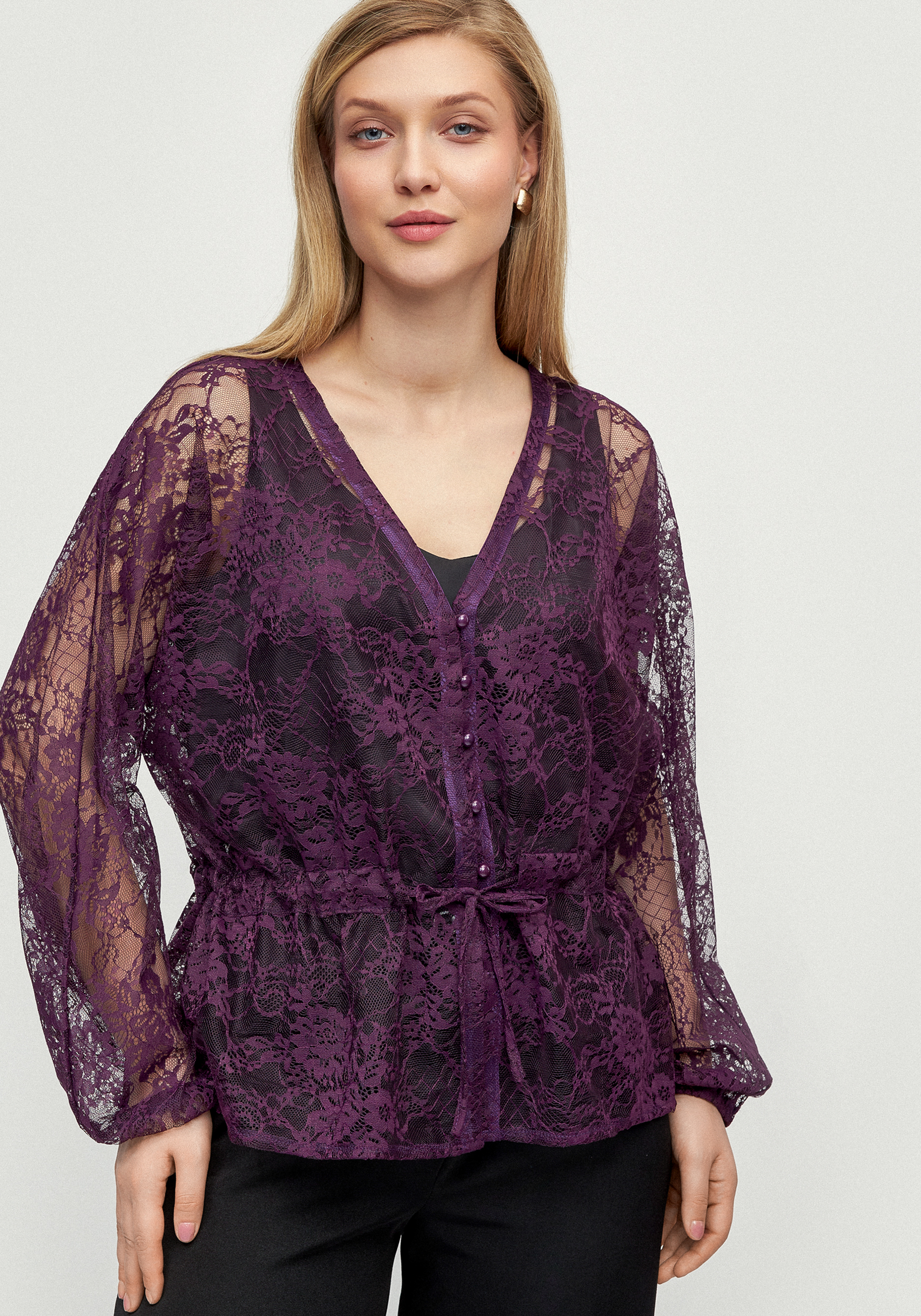 Блуза ажурная с баской 4499₽