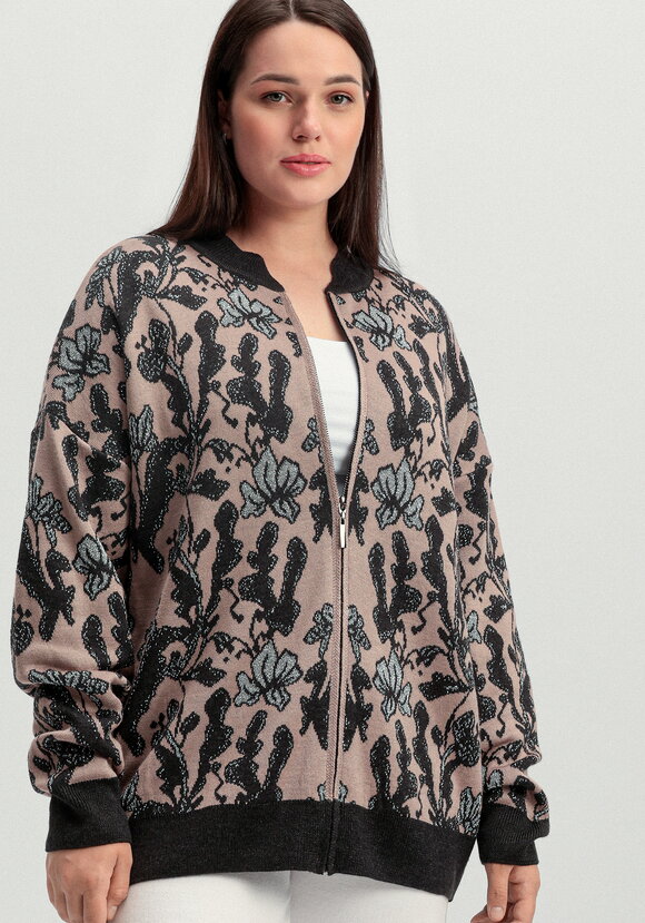 Бомбер с метанитью и цветочным орнаментом шир.  580, рис. 8