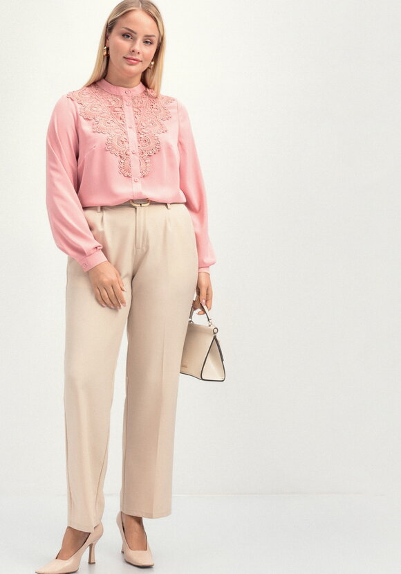 Рубашка с кружевной вставкой на груди шир.  580, рис. 14