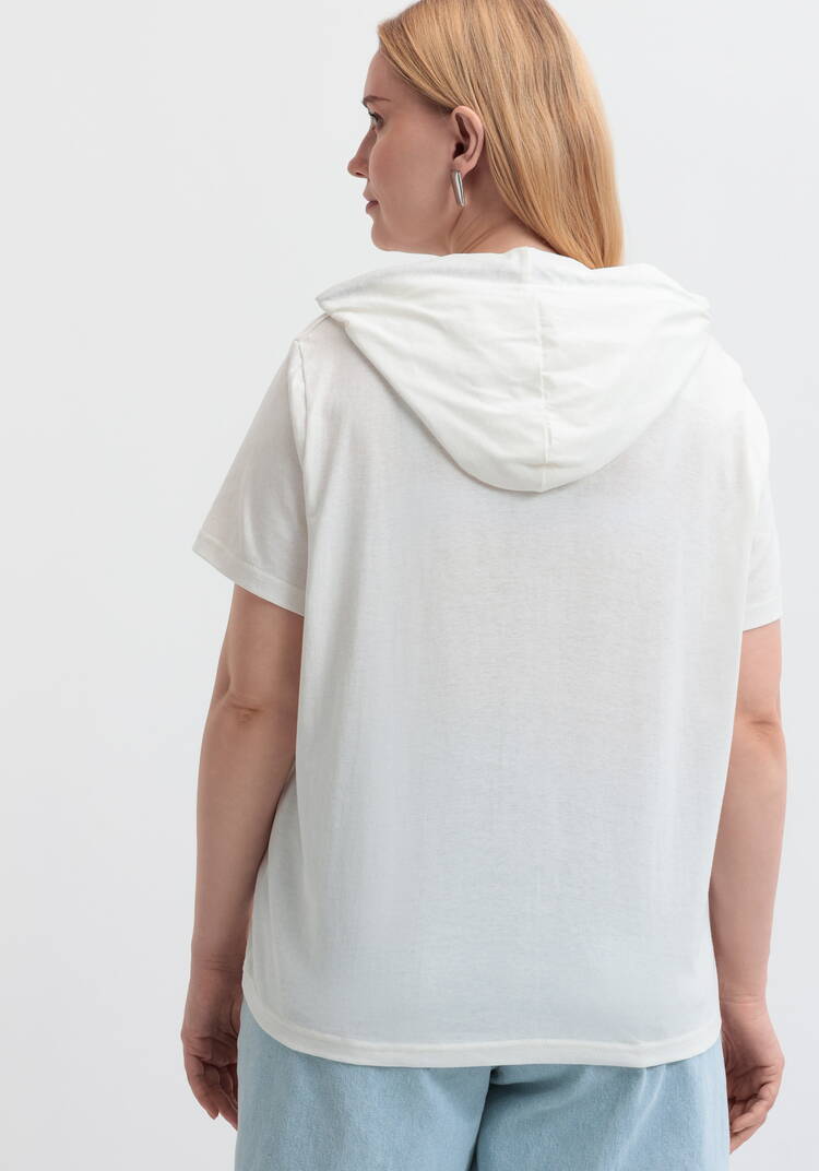 Футболка с капюшоном и принтом шир.  750, рис. 3