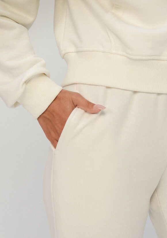 Брюки джоггеры с карманами на резинке шир.  580, рис. 4