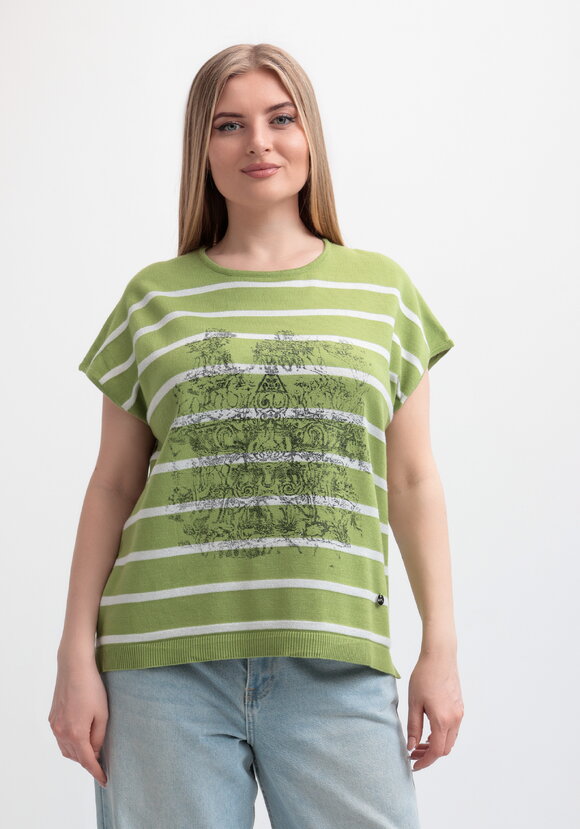 Блуза в полоску с рисунком шир.  580, рис. 39