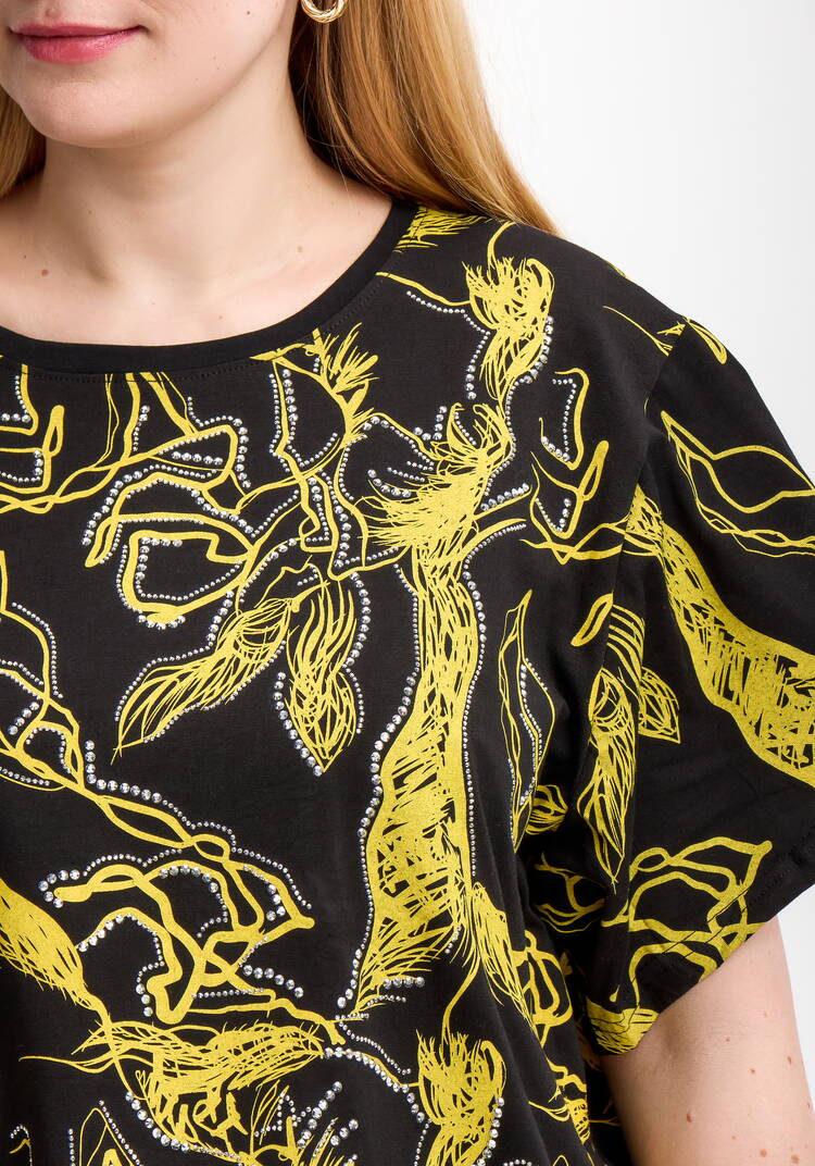 Блуза с оригинальным принтом и стразами шир.  750, рис. 27