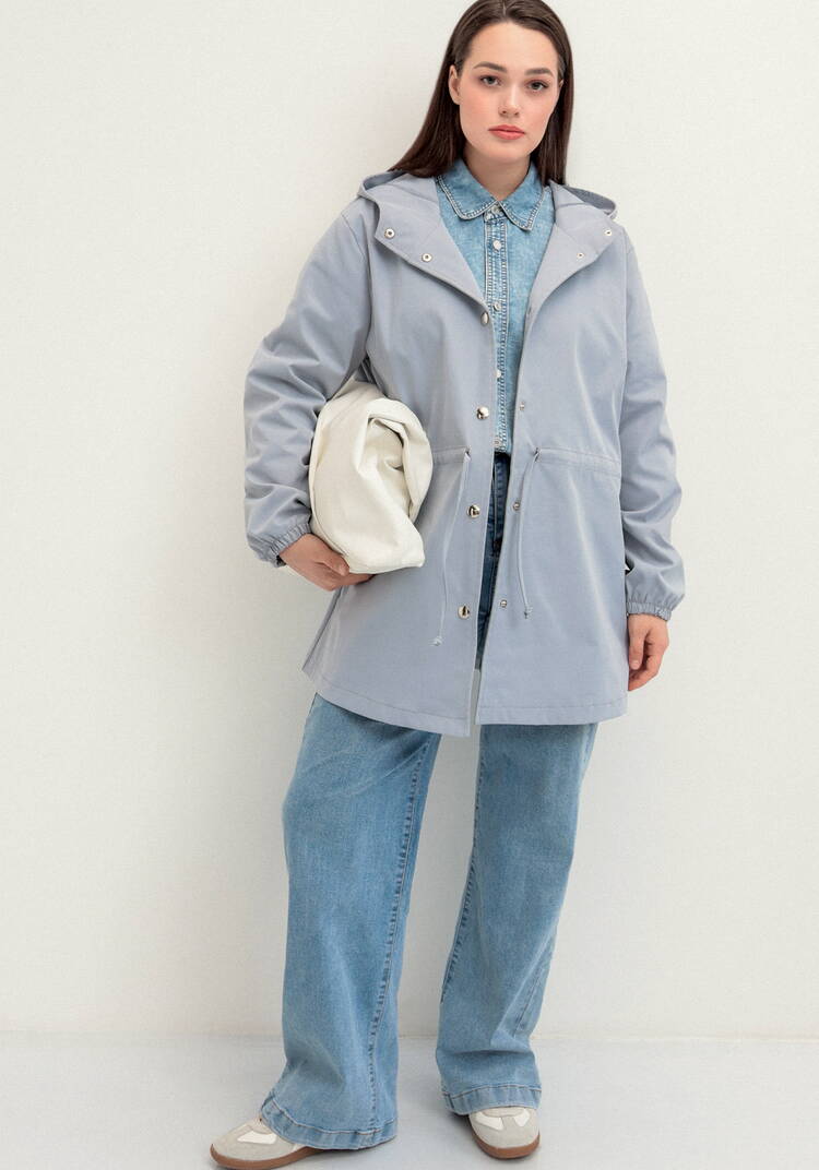 Ветровка с капюшоном и талии на кулиске шир.  750, рис. 35