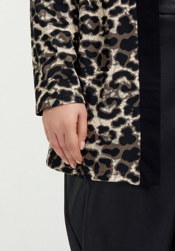 Кардиган с анималистичным пpинтом шир.  580, рис. 6