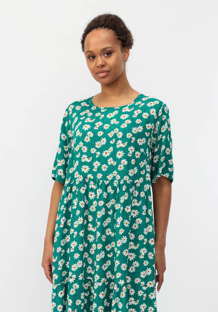 Платье с отрезной талией и коротким рукавом шир.  750, рис. 32