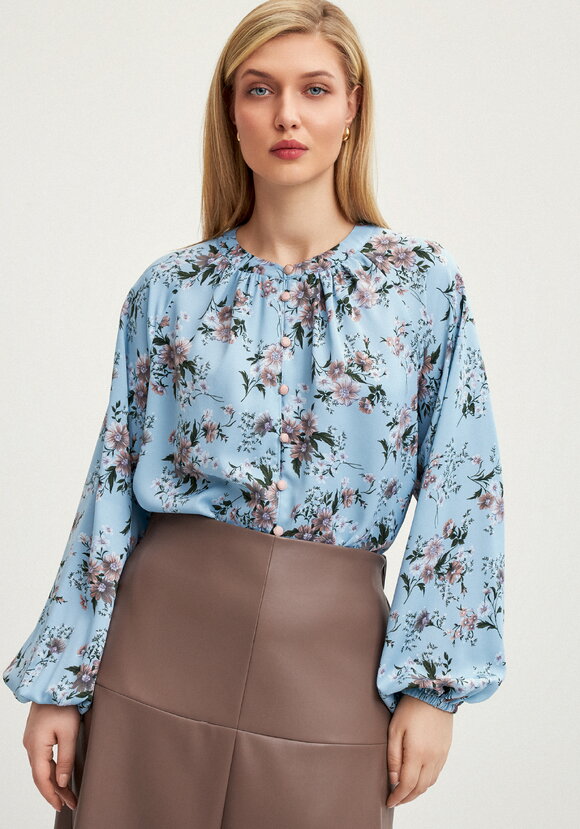 Блуза с цветочным принтом на пугoвицах шир.  580, рис. 1