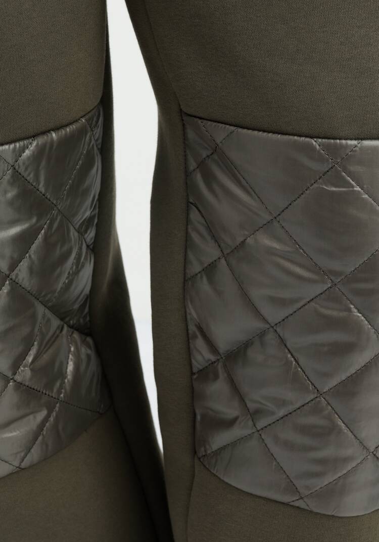 Брюки со вставками из стёганой ткани шир.  750, рис. 21