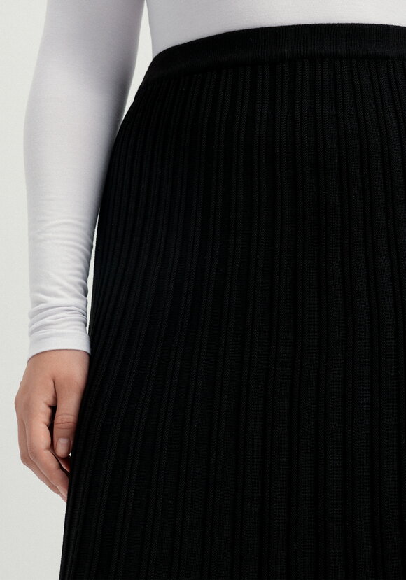 Юбка A-образного силуэта с имитацией плиссе шир.  580, рис. 5