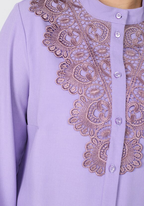 Блуза на пуговицах с ажурным кружевом шир.  580, рис. 20