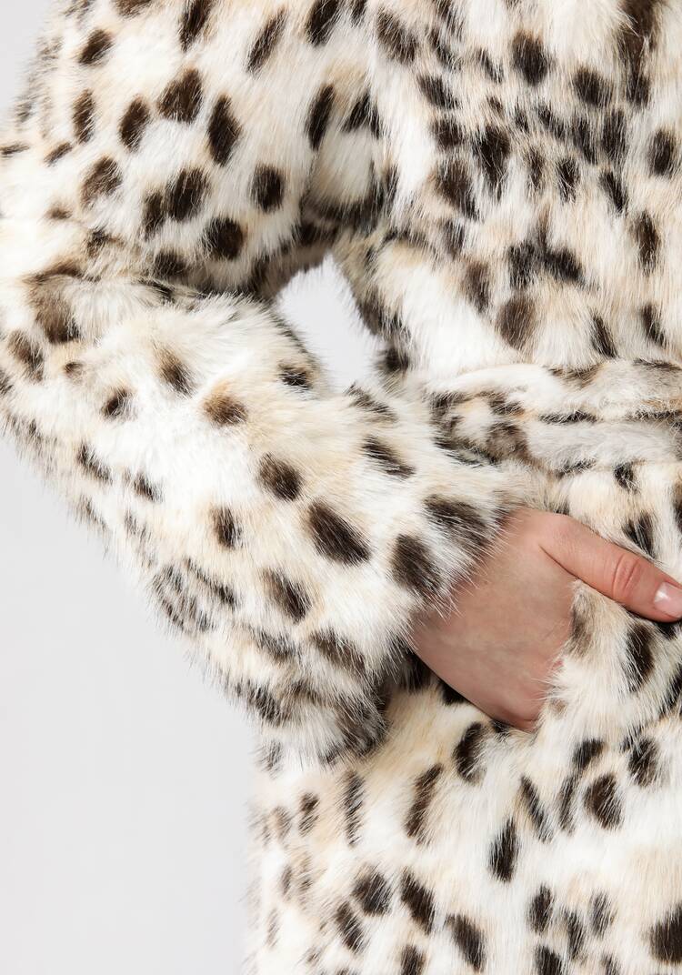 Шуба с леопардовым воротником шир.  750, рис. 30