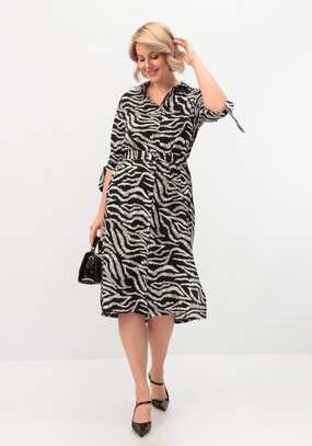 Платье-рубашка прямого силуэта с разрезами