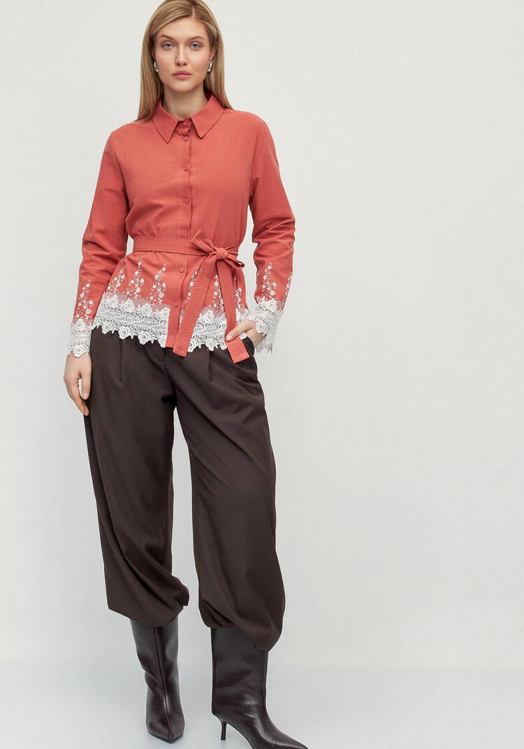 Блуза с кружевом на пуговицах Роуз шир.  750, рис. 10