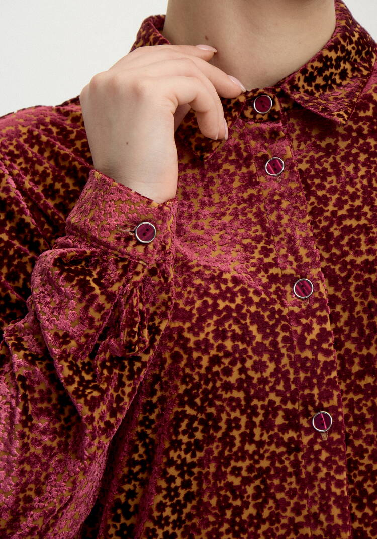 Блуза на пуговицах с фактурной тканью шир.  750, рис. 5