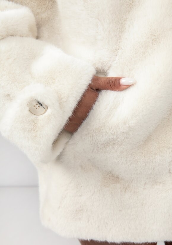 Полупальто из экомеха Моника шир.  580, рис. 21