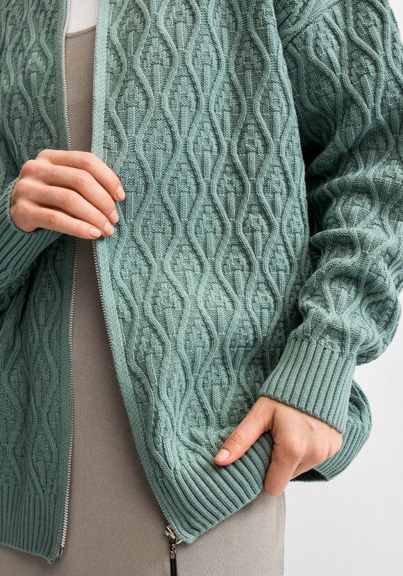 Кардиган на молнии с вязкой в виде ромбов шир.  580, рис. 6