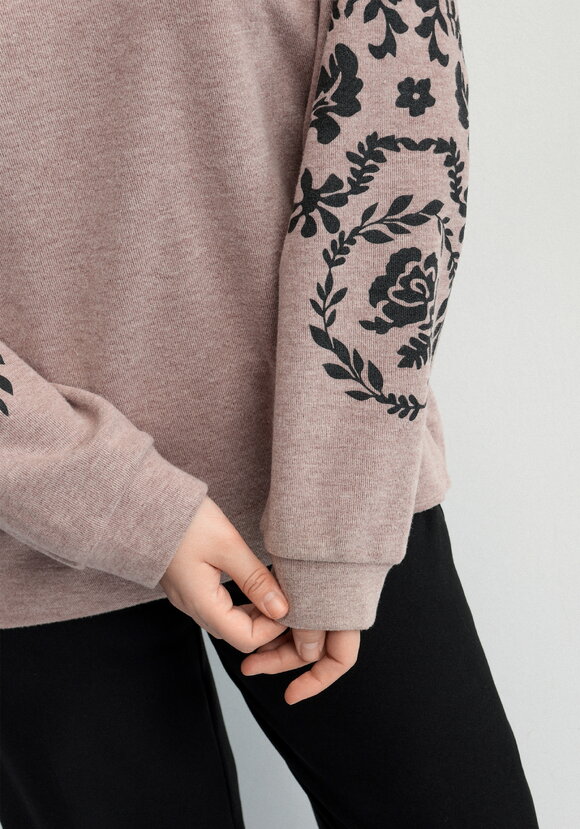 Свитшот с принтом на рукавах шир.  580, рис. 5