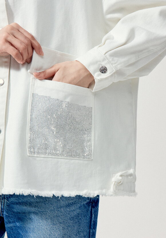 Джинсовая куртка со стразами на карманах шир.  580, рис. 37