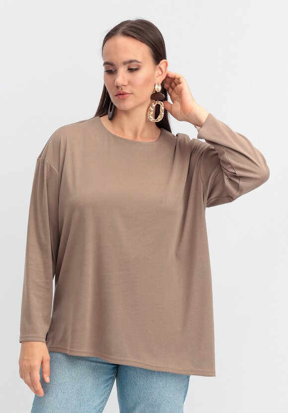 Лонгслив с асимметричным низом шир.  580, рис. 9