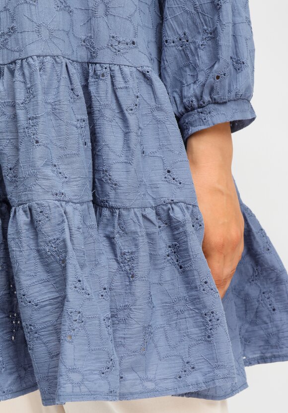 Туника из шитья с ярусами на пуговицах шир.  580, рис. 14