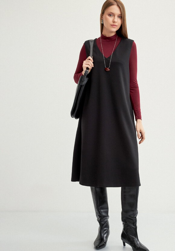 Сарафан трикотажный ,прямой с разрезами шир.  580, рис. 16