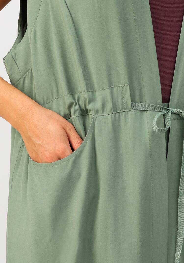 Жилет с капюшоном и карманами шир.  750, рис. 30