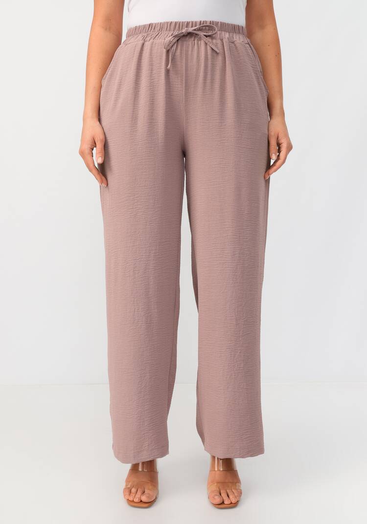 Костюм: брюки и блуза с лаконичным принтом шир.  750, рис. 33