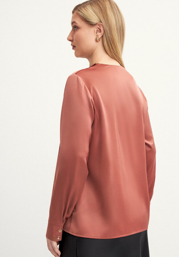 Блуза шелковая с воротником-хомутом шир.  580, рис. 13