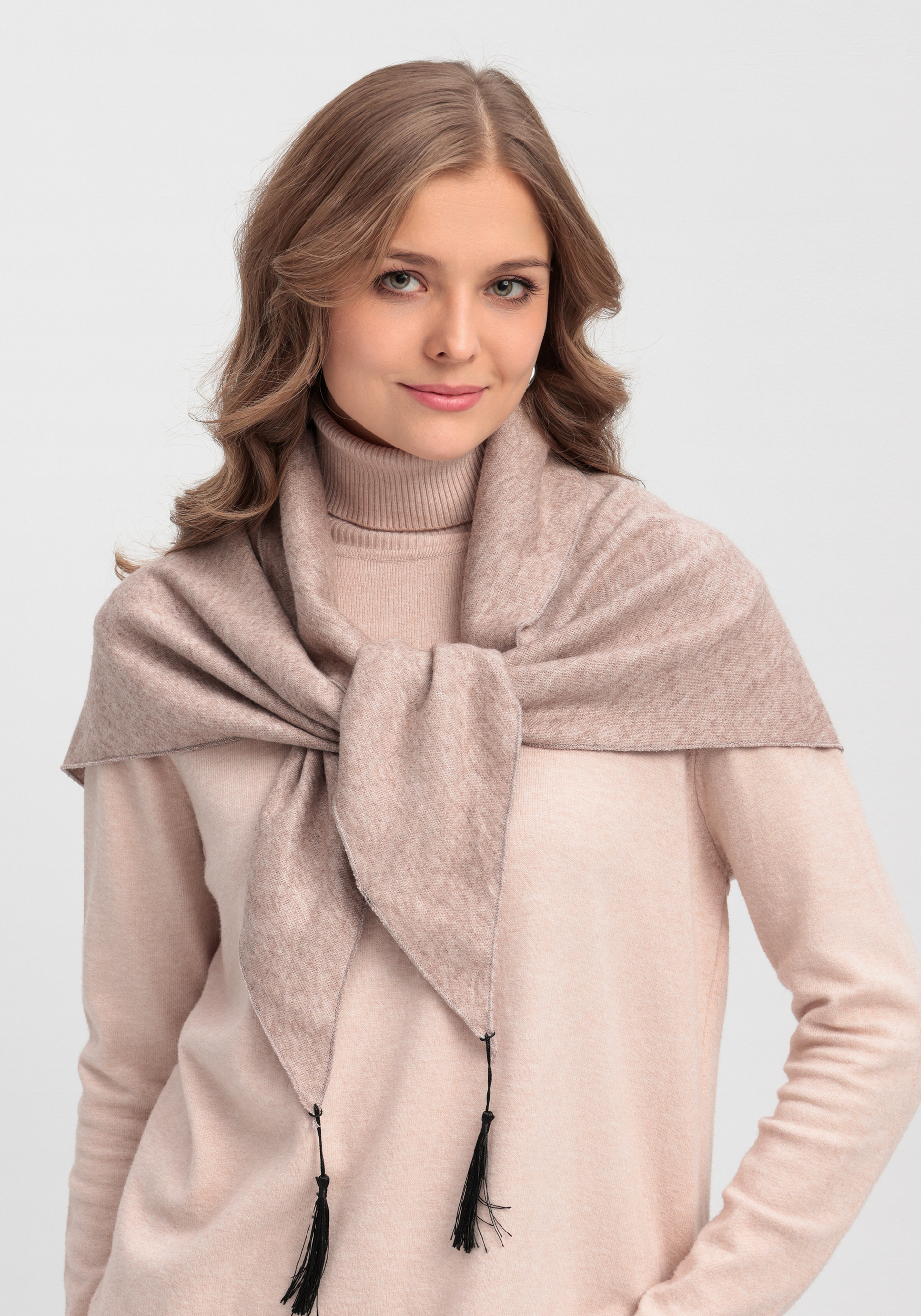 Косынка женская вязаная из ангоры