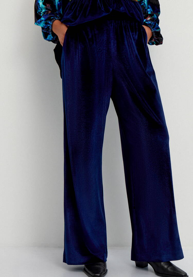 Брюки из велюра на резинке по поясу шир.  750, рис. 10