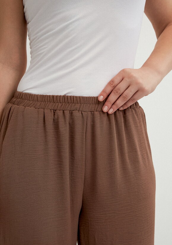 Брюки широкие с резинкой по поясу шир.  580, рис. 26