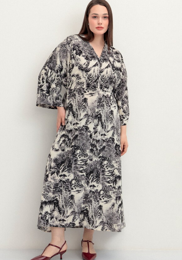 Платье на запах шир.  580, рис. 1