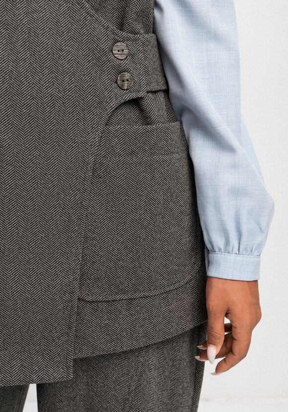 Жилет на запах свободного кроя шир.  580, рис. 8