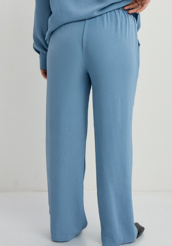 Брюки свободного кроя с боковыми карманами шир.  580, рис. 26