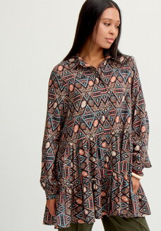 Блуза свободная с воланами по низу