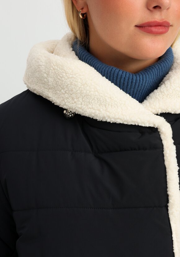 Пальто с капюшоном из меха шир.  580, рис. 5