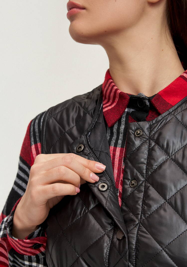 Жилет стёганый с застёжкой на кнопки шир.  750, рис. 6